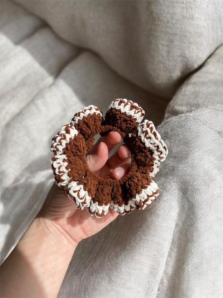 うねうねシュシュ Brown × White